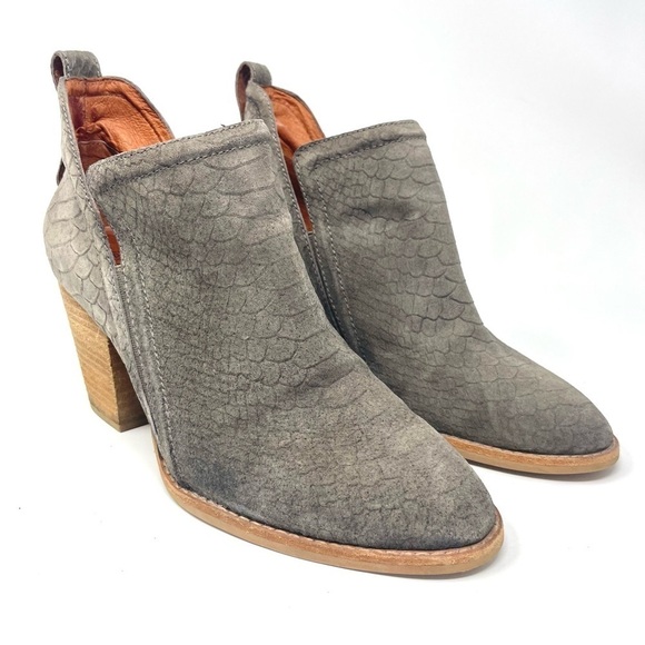 Jeffrey Campbell Rosalee Taupe Snake Embossed Leather Ankle Boots Size 8.5 - Picture 4 of 12